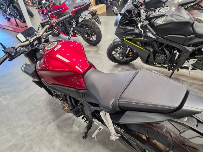2024 Honda CB650R RED