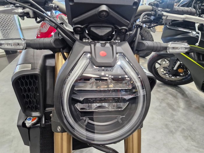 2024 Honda CB650R RED