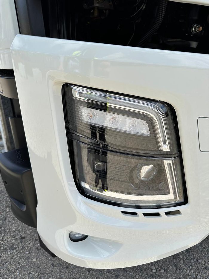 2026 Isuzu F Series FYJ 320-255 AT R60