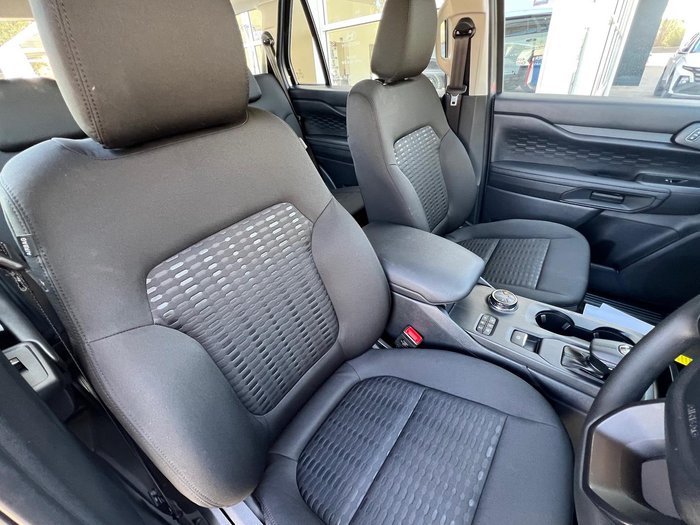 2025 Ford Everest Ambiente