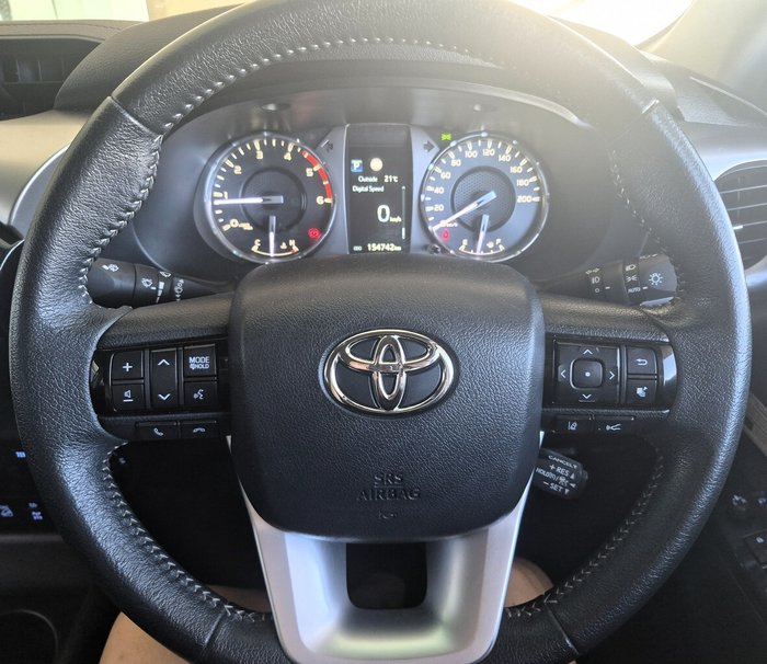 2021 Toyota Hilux SR5