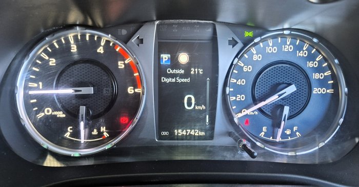 2021 Toyota Hilux SR5