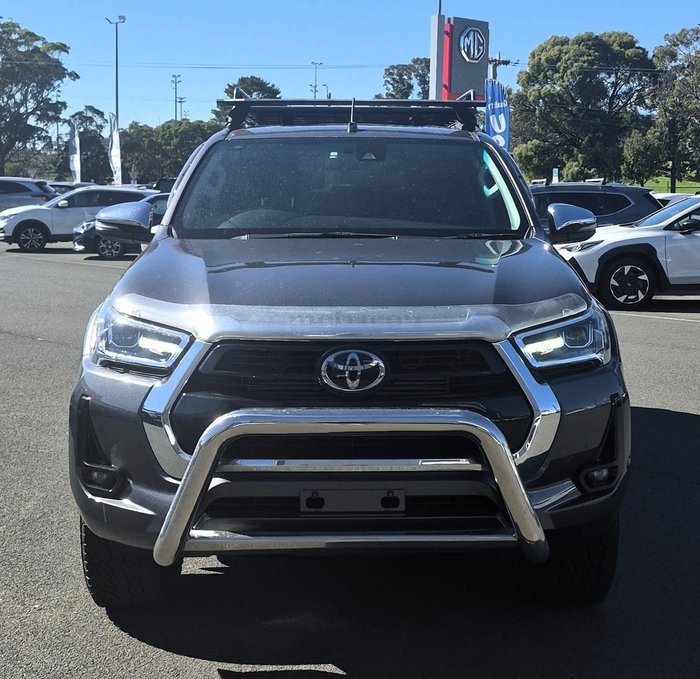 2021 Toyota Hilux SR5