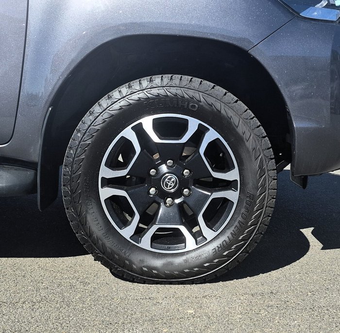 2021 Toyota Hilux SR5