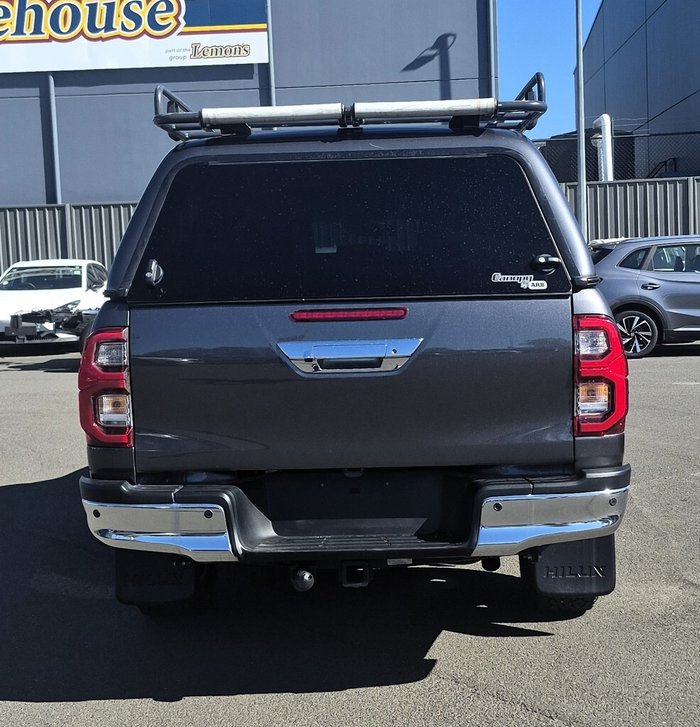 2021 Toyota Hilux SR5