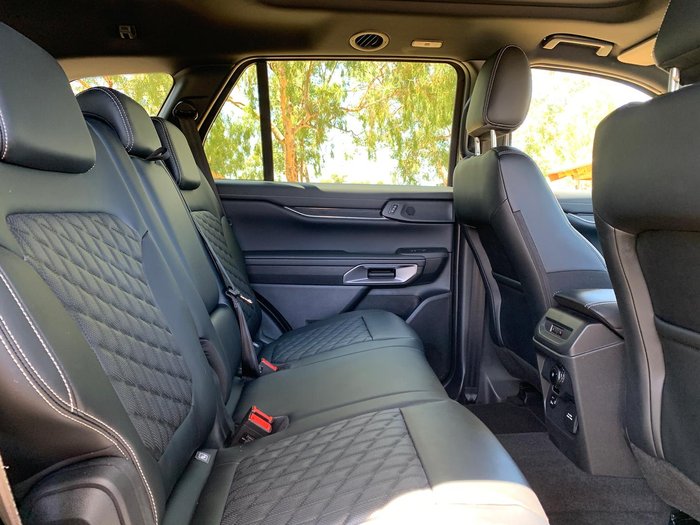 2025 Ford Everest Platinum