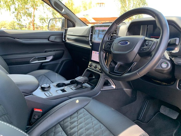 2025 Ford Everest Platinum