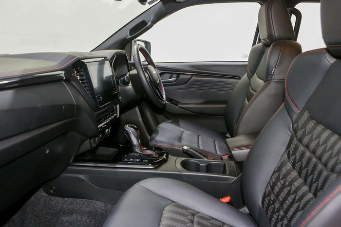 2025 Isuzu D-MAX X-TERRAIN