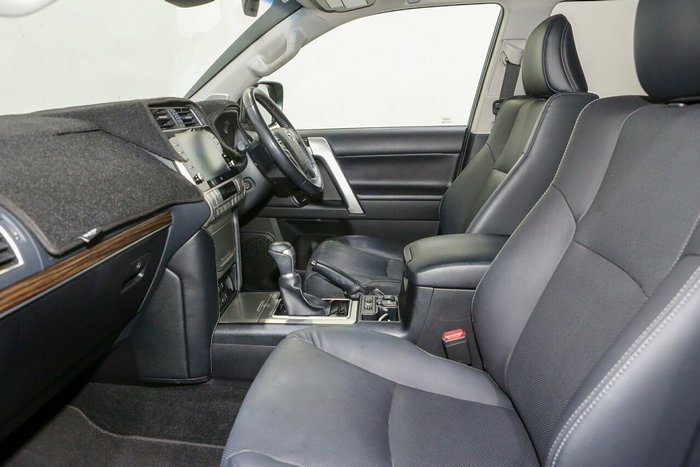 2022 Toyota Landcruiser Prado VX