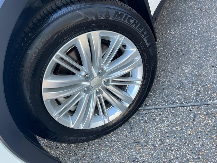 2023 Mitsubishi Outlander LS