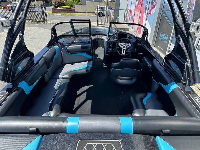 2020 Camero Vision 21v Bowrider