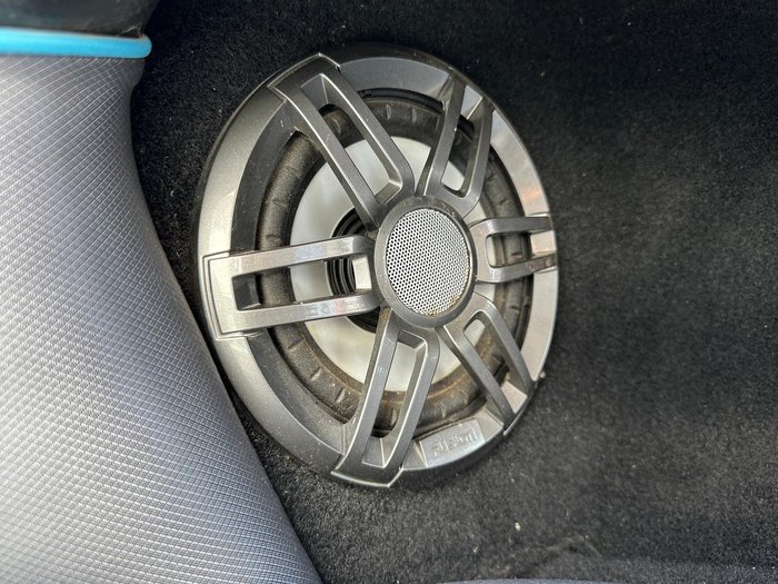 2020 Camero Vision 21v Bowrider