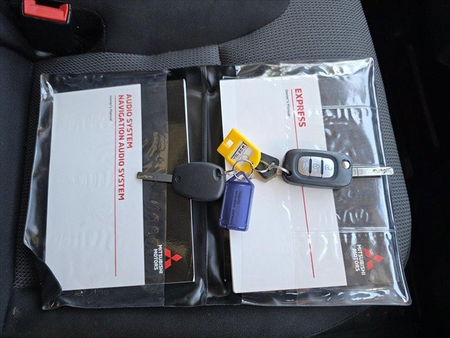 2020 Mitsubishi Express GLX