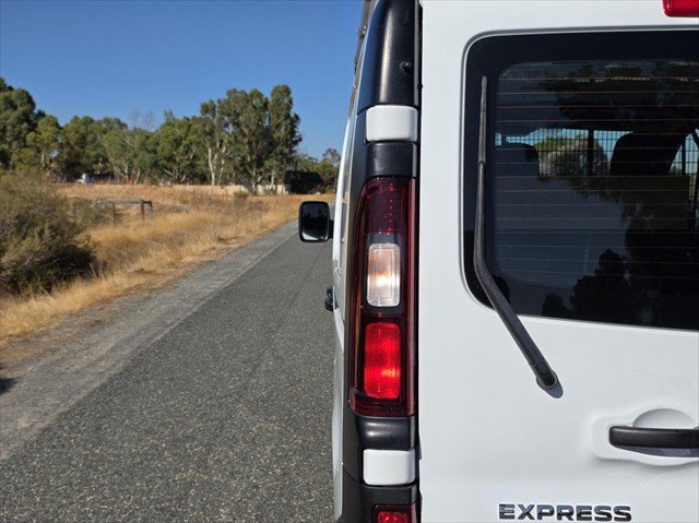 2020 Mitsubishi Express GLX