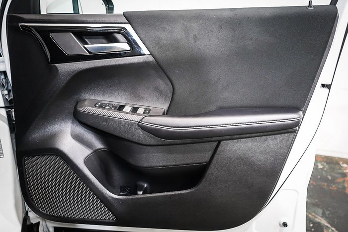 2025 Mitsubishi Outlander ES