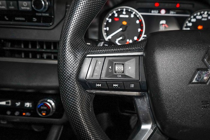 2025 Mitsubishi Outlander ES