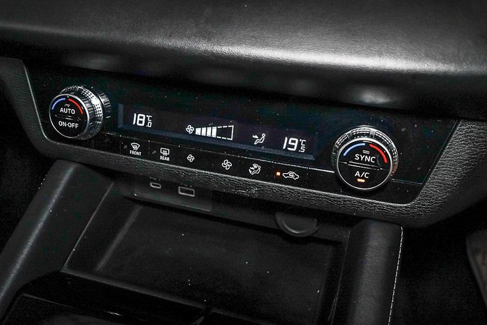 2025 Mitsubishi Outlander ES