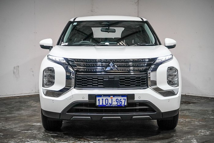 2025 Mitsubishi Outlander ES