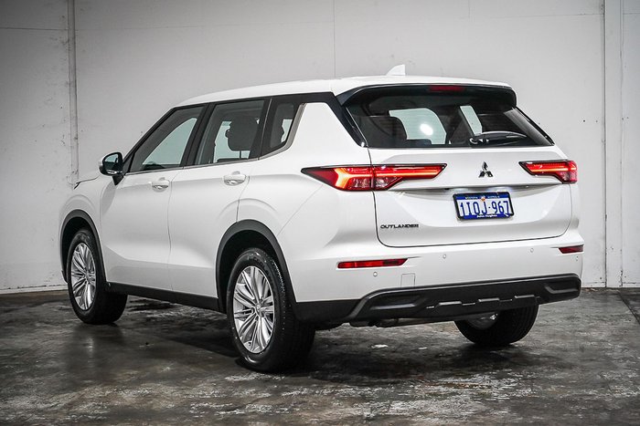 2025 Mitsubishi Outlander ES