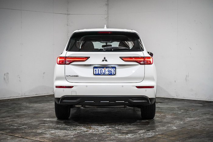 2025 Mitsubishi Outlander ES