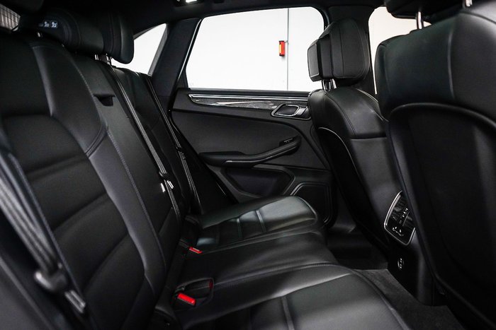 2023 Porsche Macan T