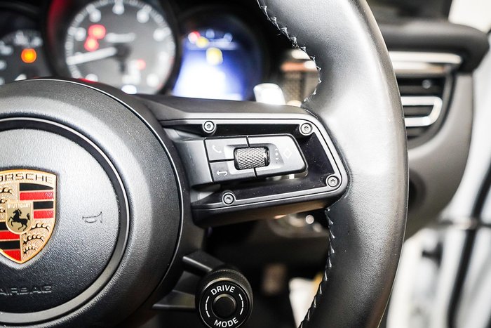 2023 Porsche Macan T