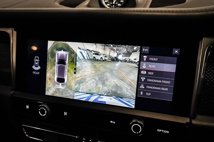 2023 Porsche Macan T