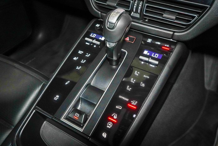 2023 Porsche Macan T