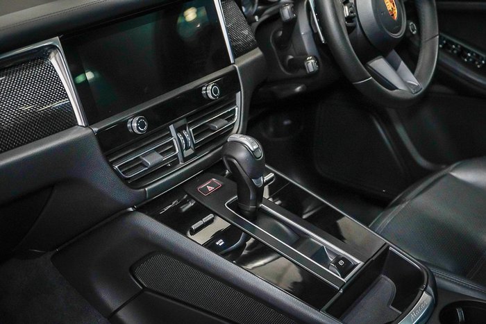 2023 Porsche Macan T