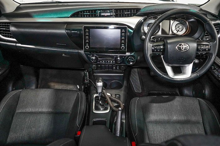 2021 Toyota Hilux SR5