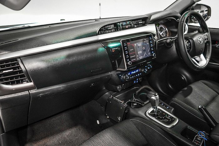 2021 Toyota Hilux SR5