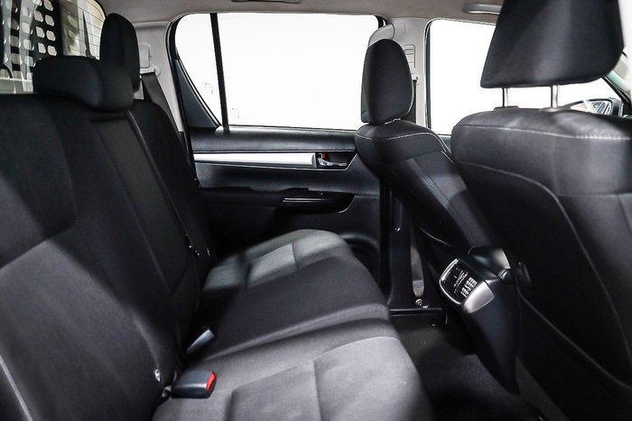 2021 Toyota Hilux SR5