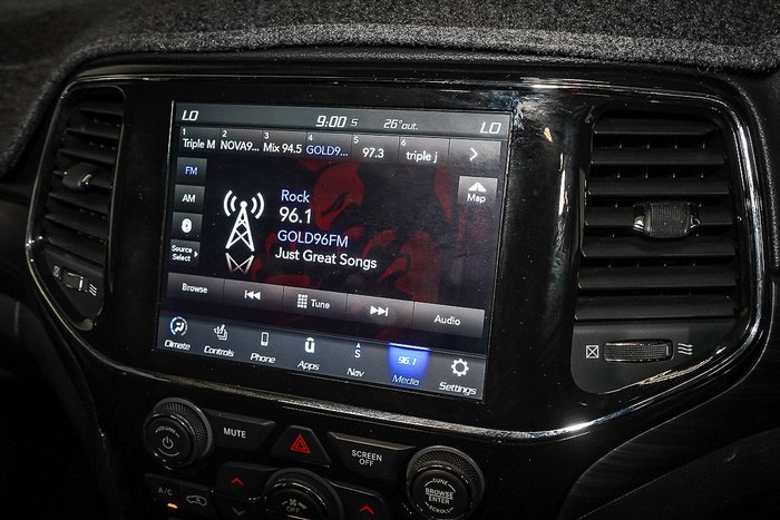 2022 Jeep Grand Cherokee Night Eagle