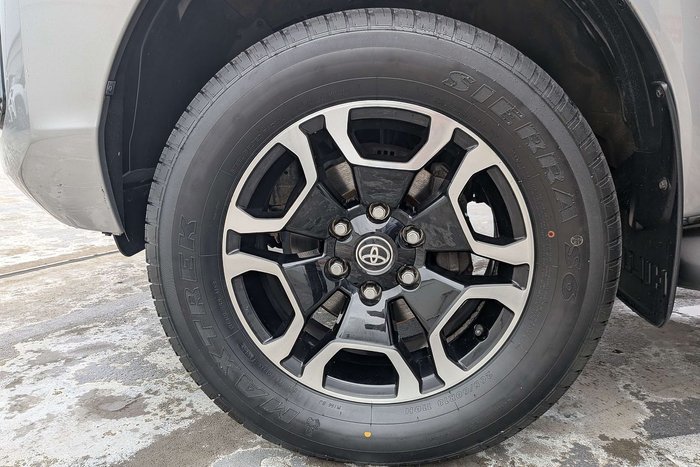 2022 Toyota Hilux SR5