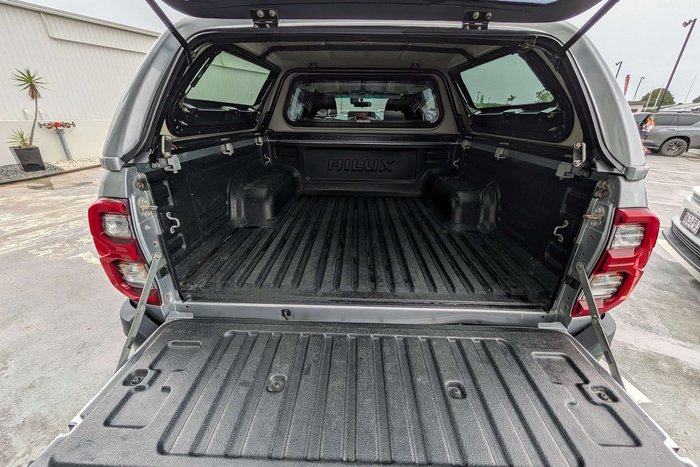 2022 Toyota Hilux SR5