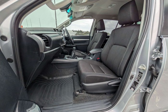 2022 Toyota Hilux SR5