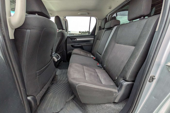 2022 Toyota Hilux SR5