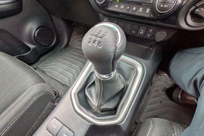 2022 Toyota Hilux SR5