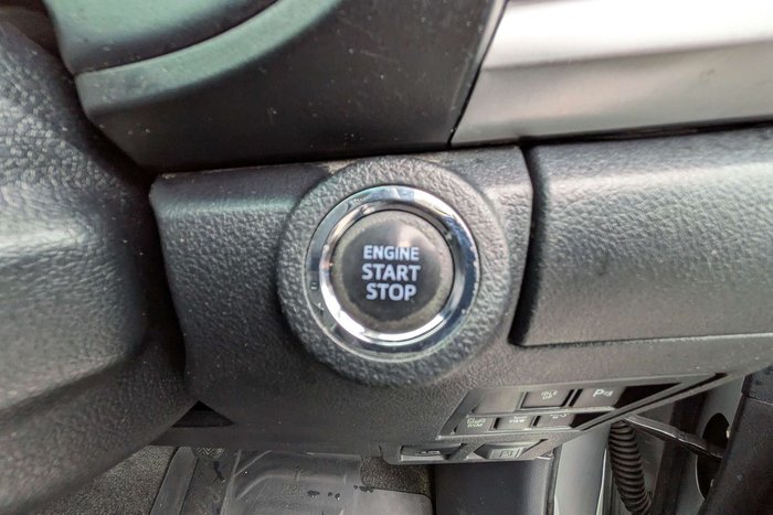 2022 Toyota Hilux SR5