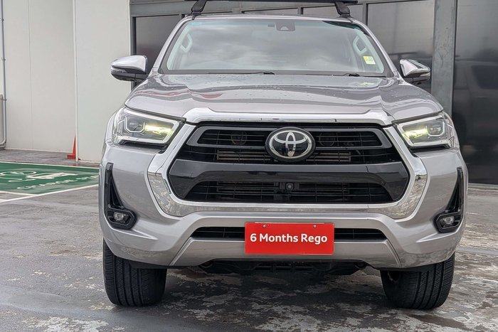 2022 Toyota Hilux SR5
