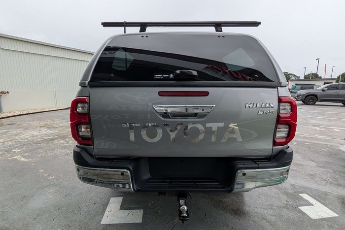 2022 Toyota Hilux SR5