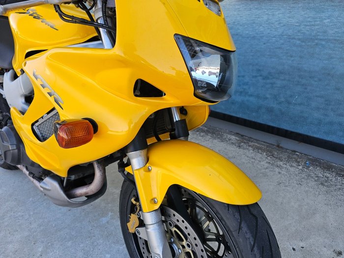1998 Honda VTR1000F (FIRESTORM) Yellow