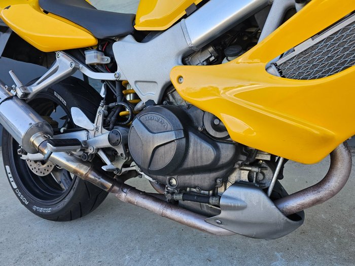 1998 Honda VTR1000F (FIRESTORM) Yellow