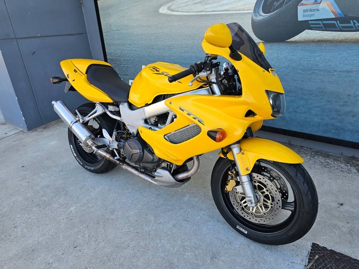 1998 Honda VTR1000F (FIRESTORM) Yellow