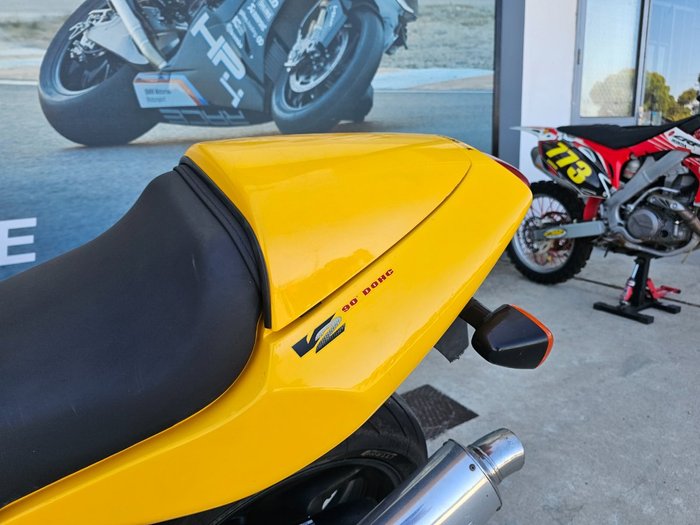 1998 Honda VTR1000F (FIRESTORM) Yellow
