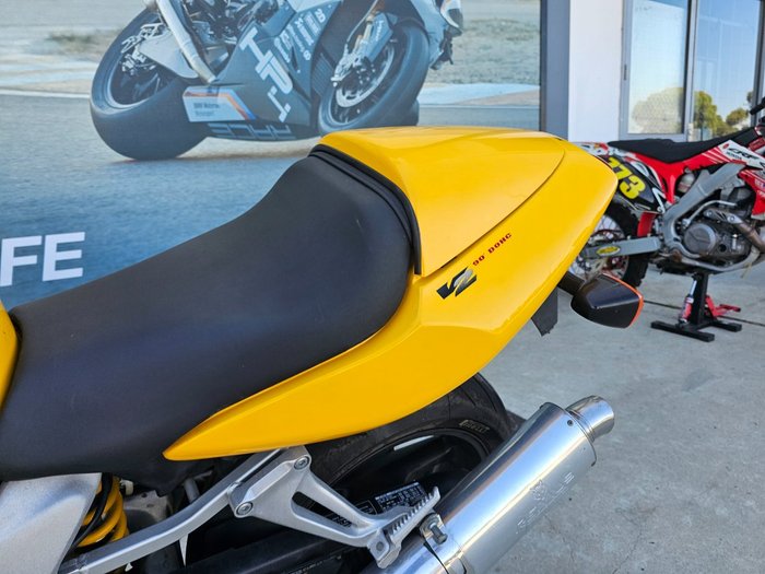 1998 Honda VTR1000F (FIRESTORM) Yellow