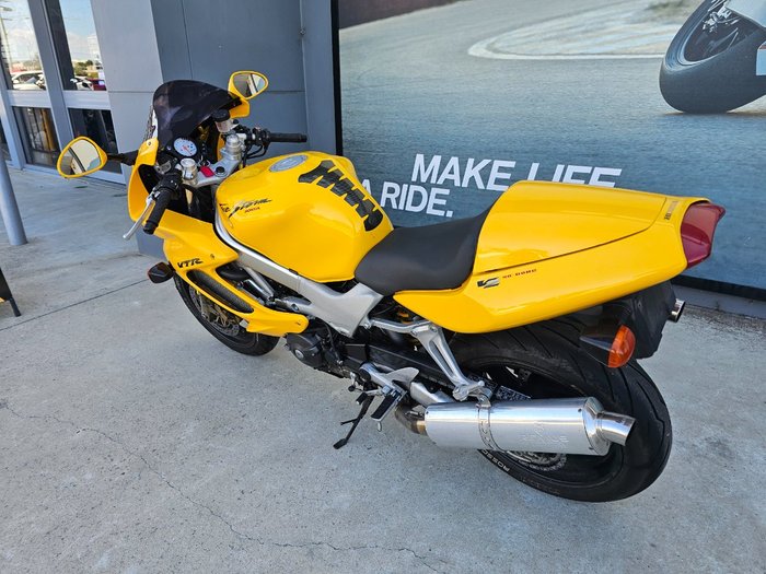1998 Honda VTR1000F (FIRESTORM) Yellow