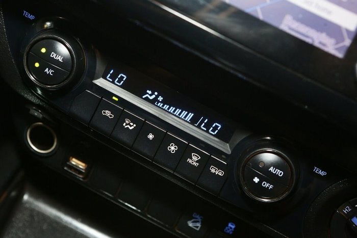 2021 Toyota Hilux SR5