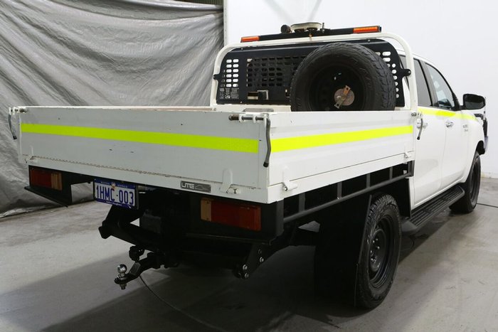 2021 Toyota Hilux SR5