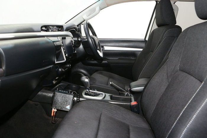 2021 Toyota Hilux SR5